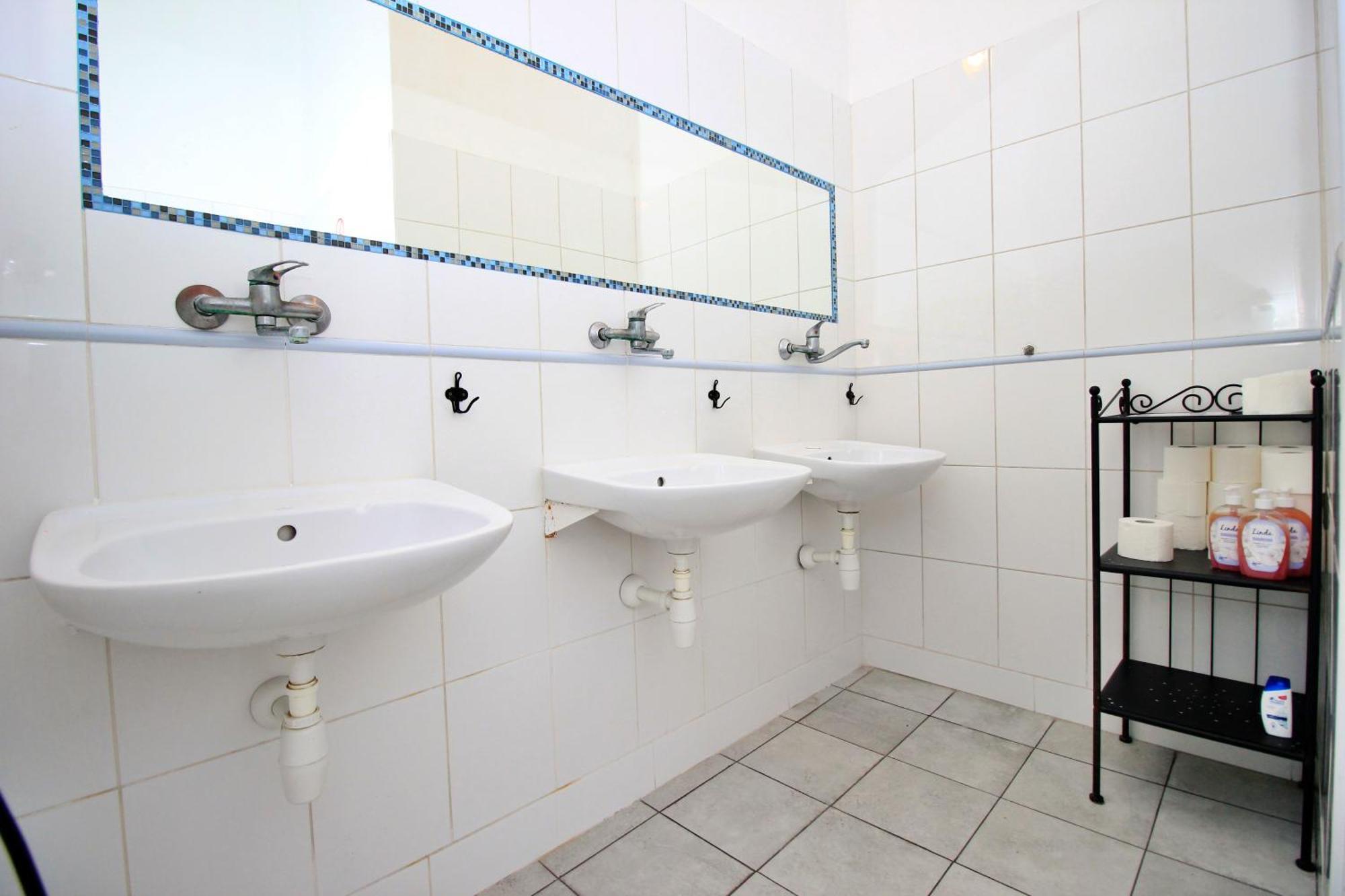 Hostel Cinnamon Краков Экстерьер фото