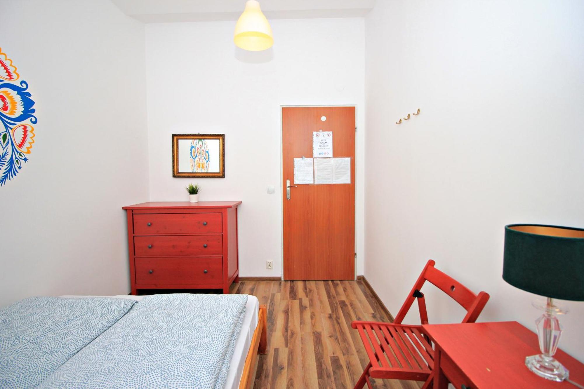 Hostel Cinnamon Краков Экстерьер фото