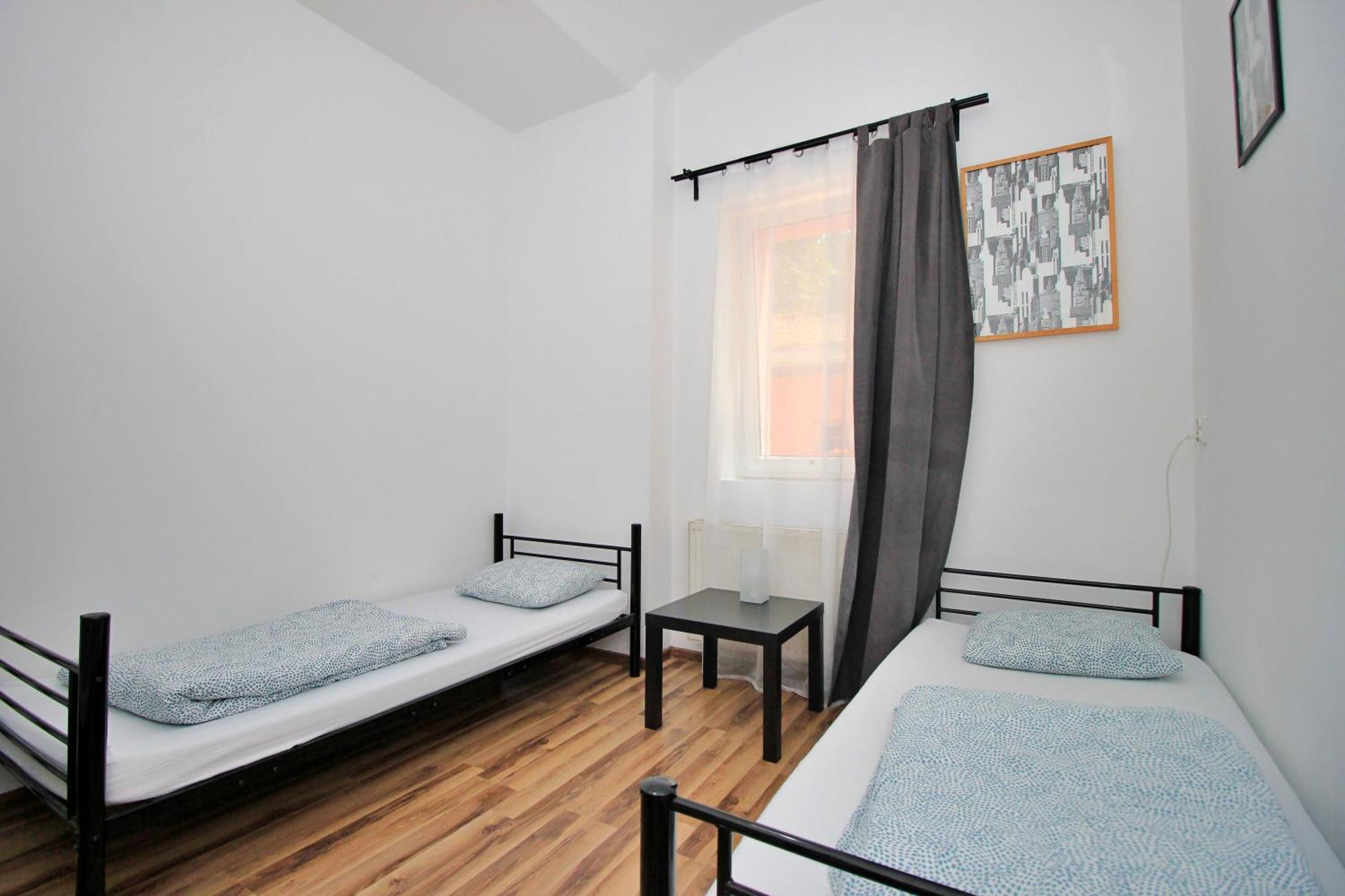 Hostel Cinnamon Краков Экстерьер фото
