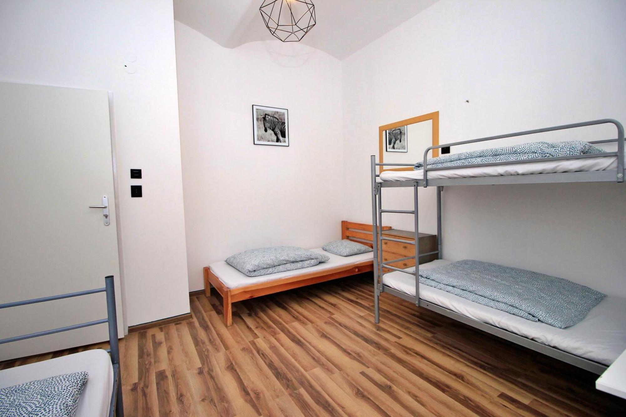 Hostel Cinnamon Краков Экстерьер фото