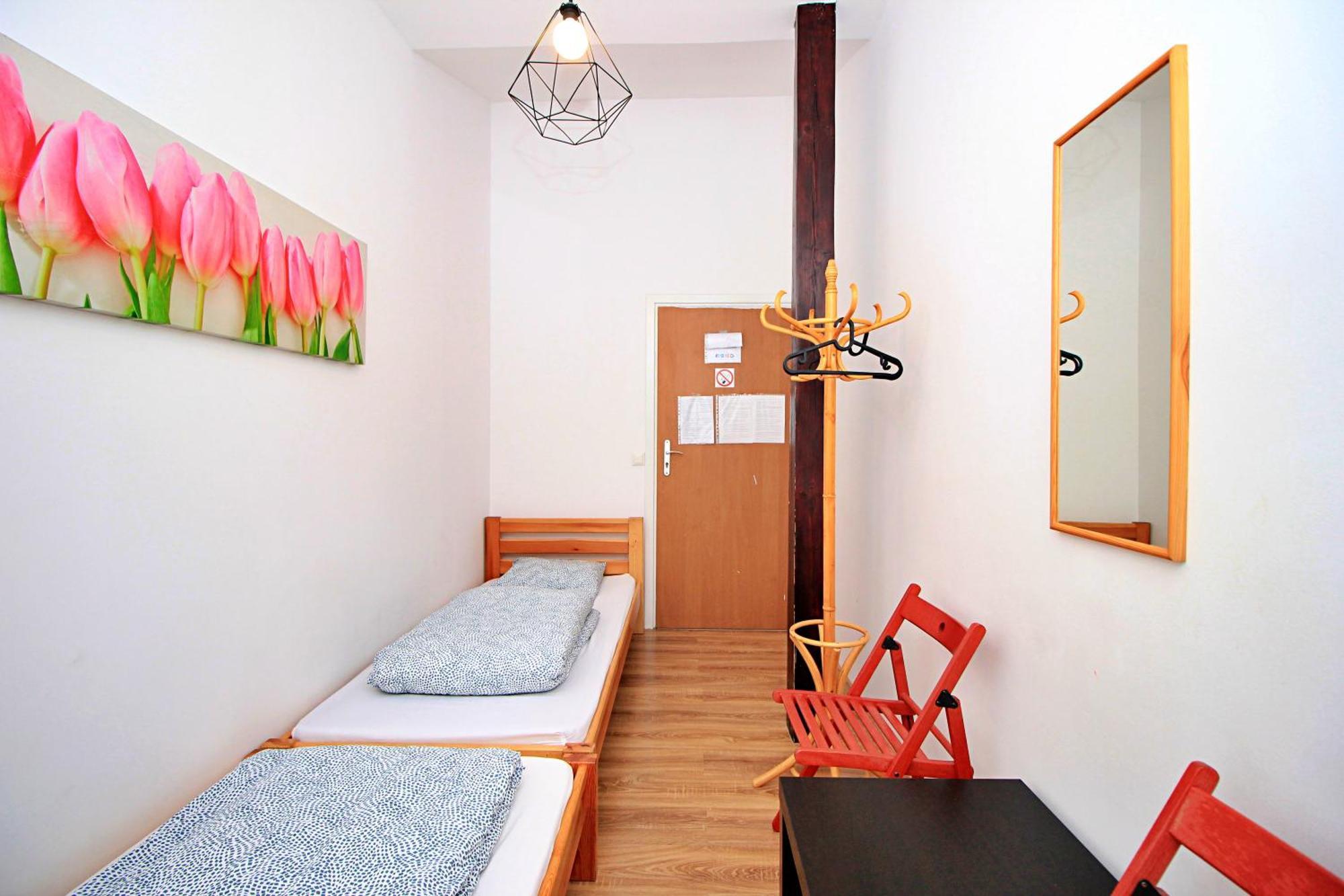 Hostel Cinnamon Краков Экстерьер фото