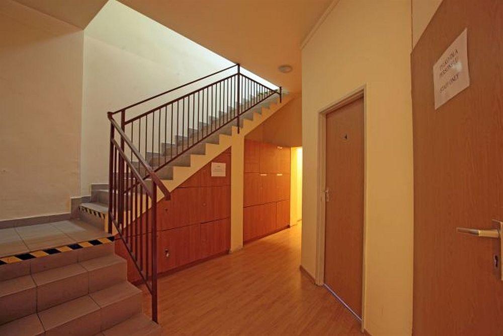 Hostel Cinnamon Краков Экстерьер фото
