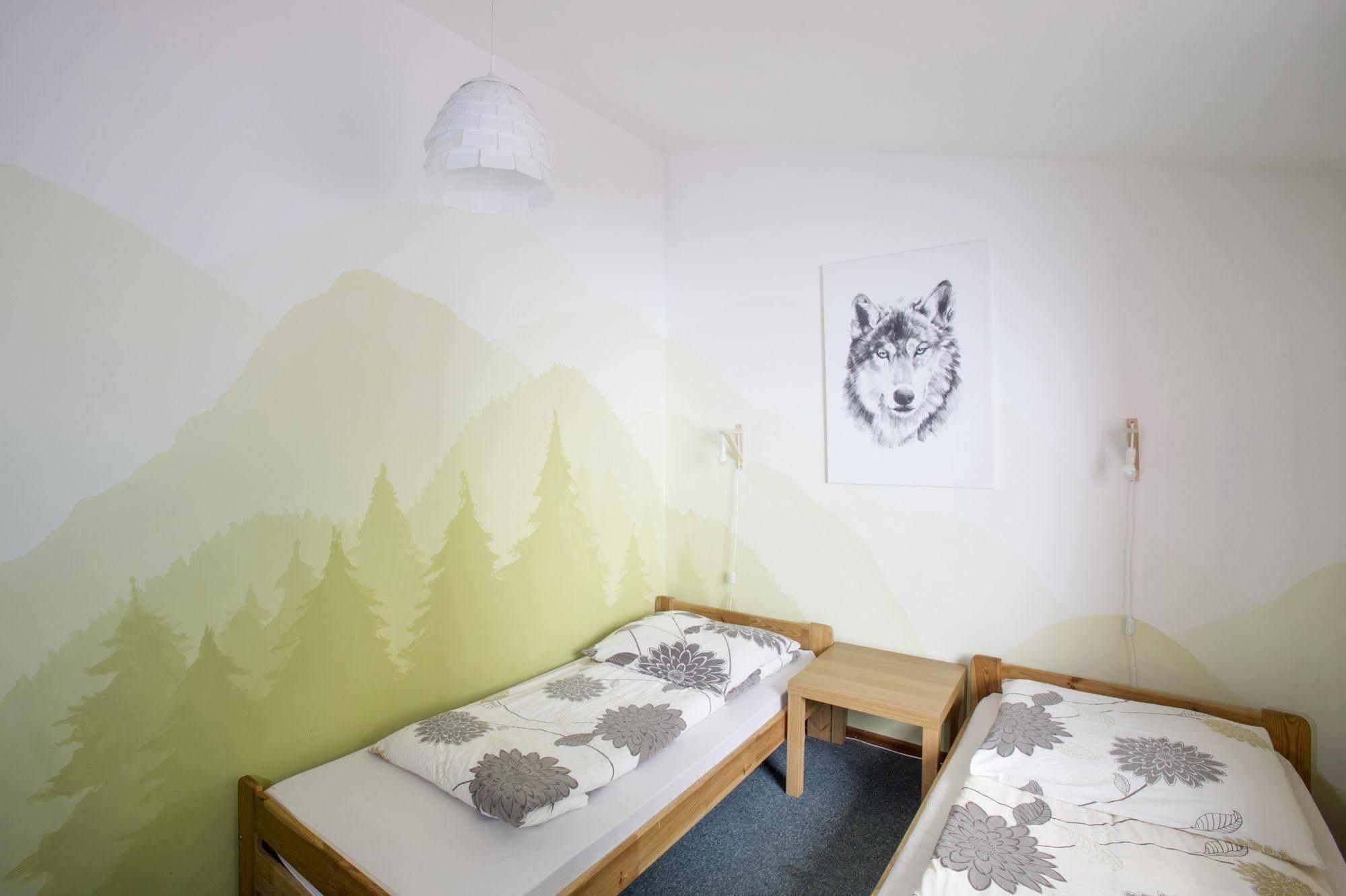 Hostel Cinnamon Краков Экстерьер фото